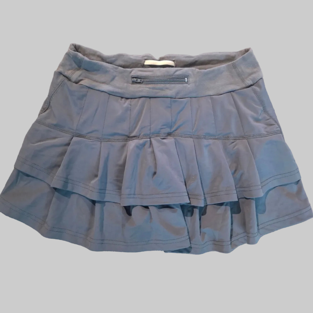 FlutterFit Women’s Ruffled Running Skort-Gray-Used