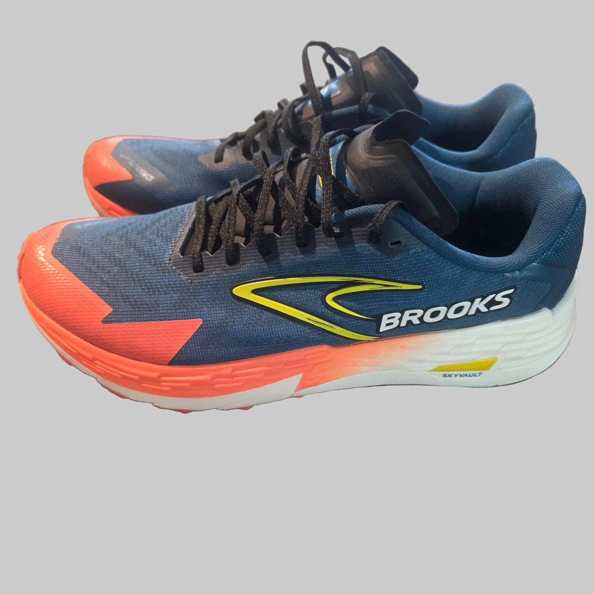 Brooks Catamount 2 Men’s Trail Running Shoes – Navy/Firecracker – Size 13