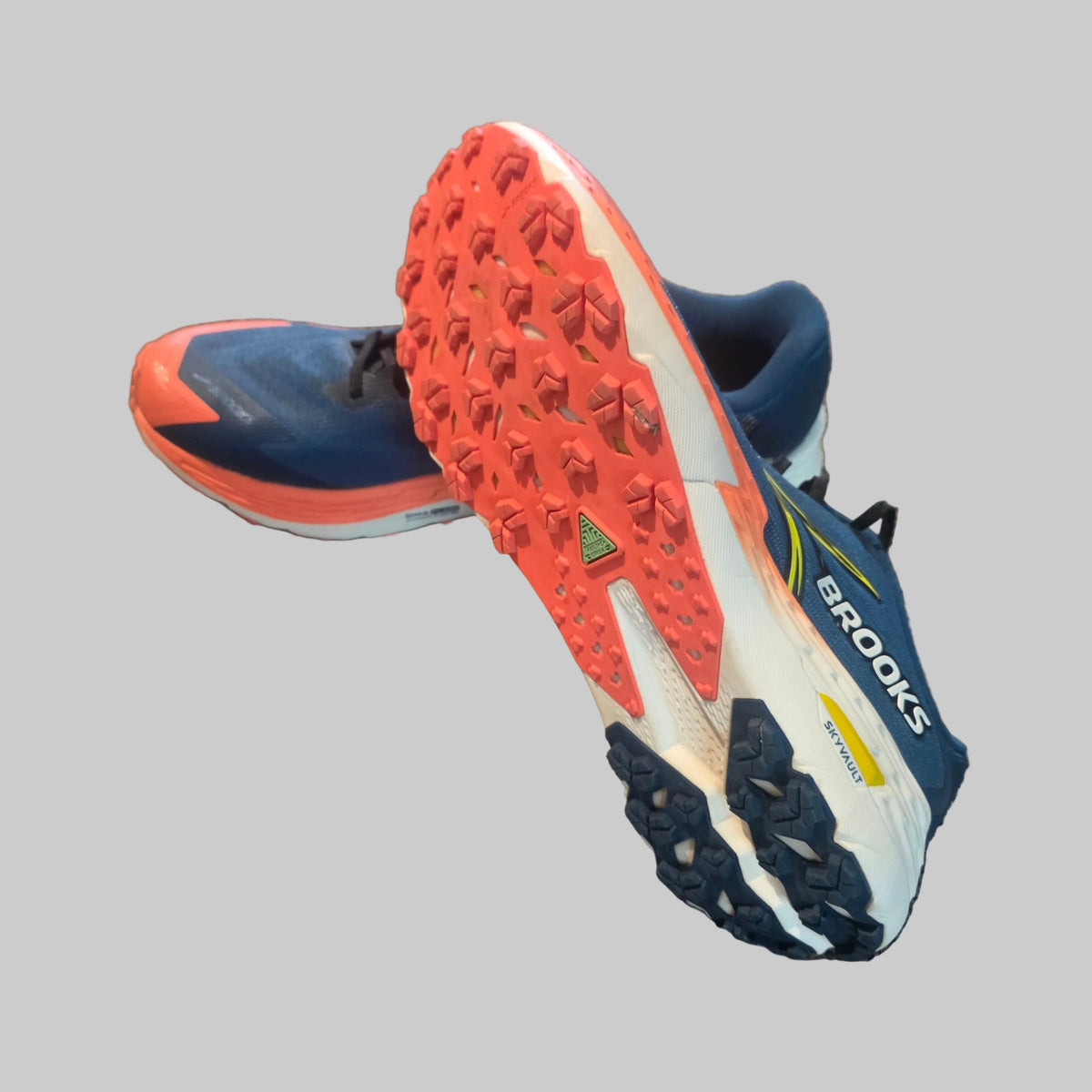 Brooks Catamount 2 Men’s Trail Running Shoes – Navy/Firecracker – Size 13