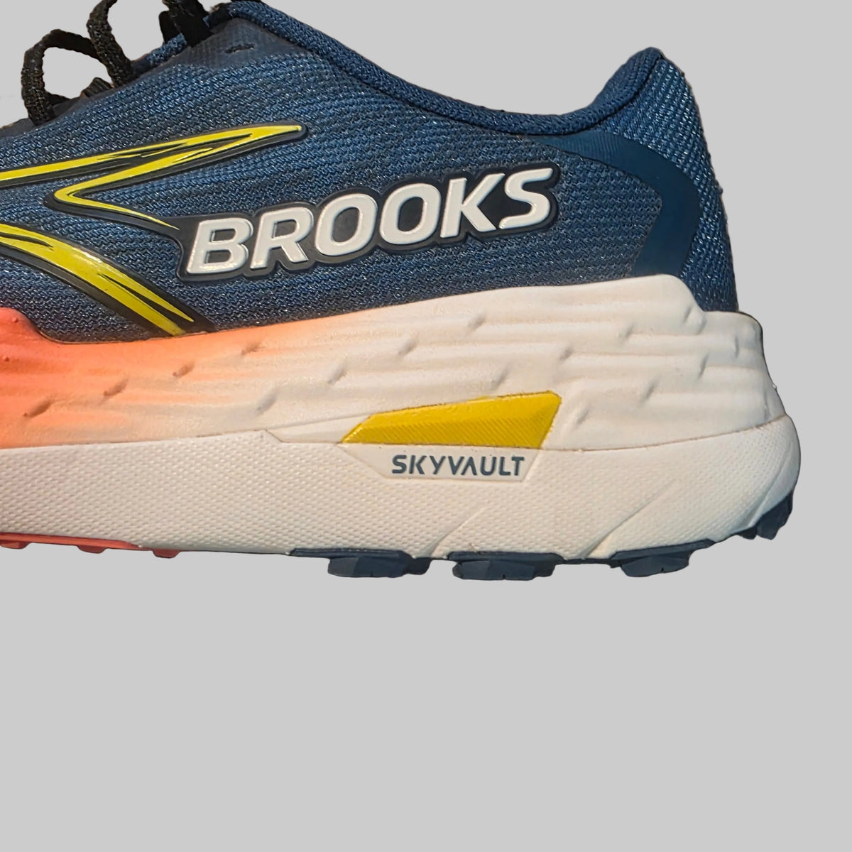 Brooks Catamount 2 Men’s Trail Running Shoes – Navy/Firecracker – Size 13