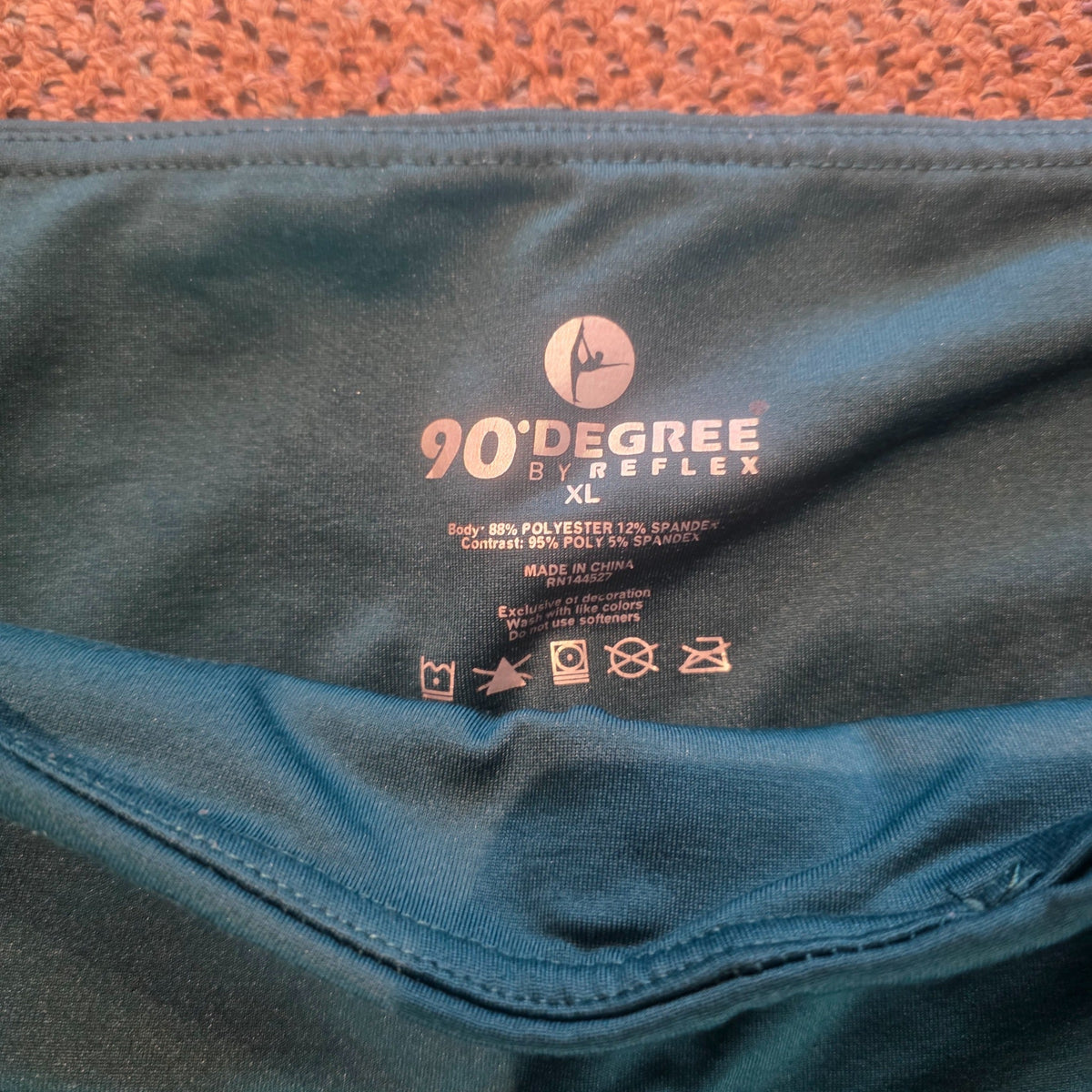 Size XL label