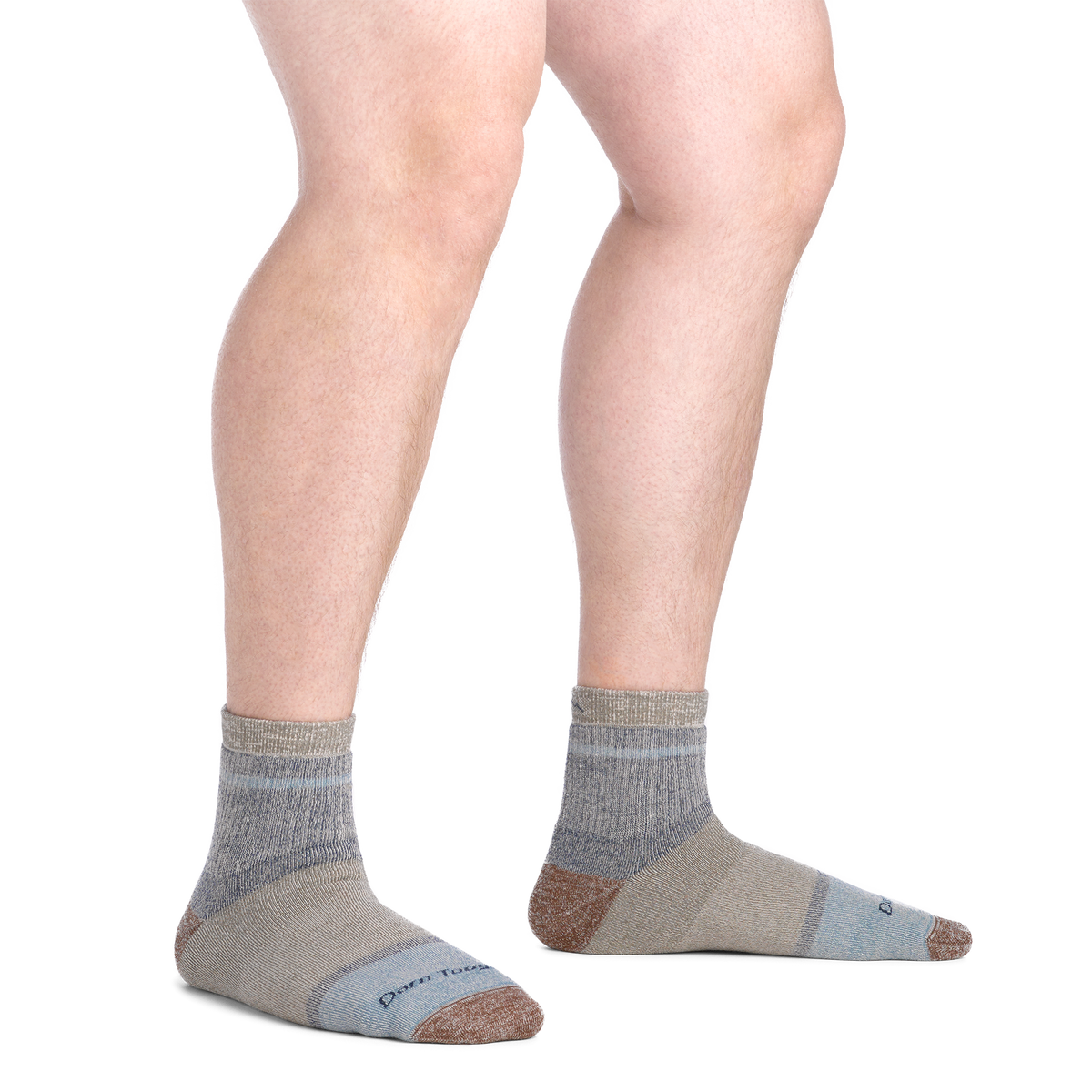 Darn Tough Apres Shorty Heavyweight Full Cushion Men's sock in Canteen, worn on foot