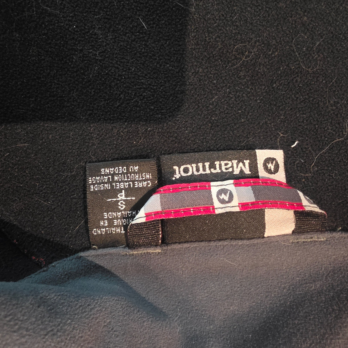 Marmot red and charcoal softshell jacket photo 3