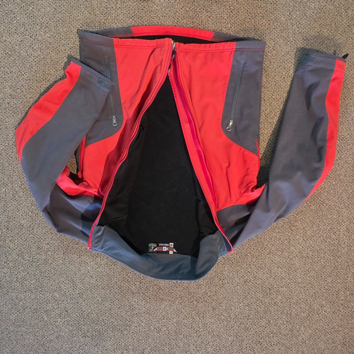Marmot red and charcoal softshell jacket photo 4